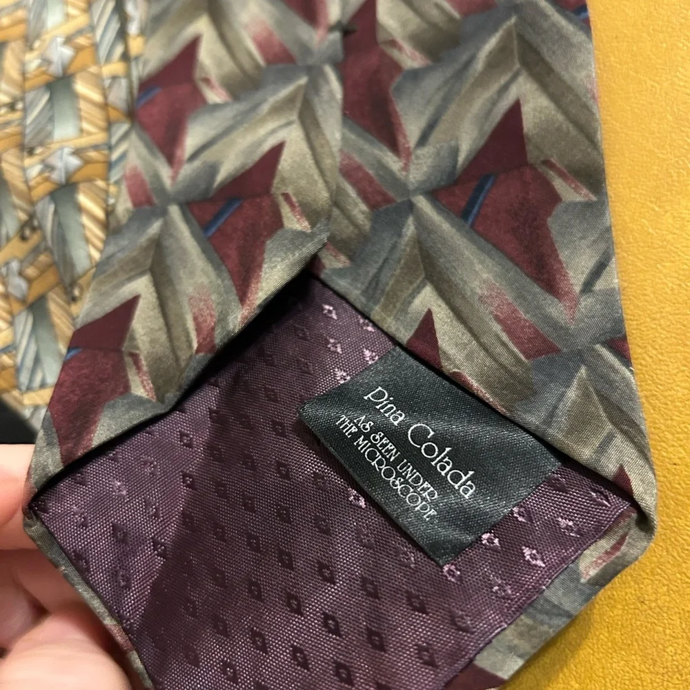 2 Vintage Men’s Cocktail Collection Neck Ties